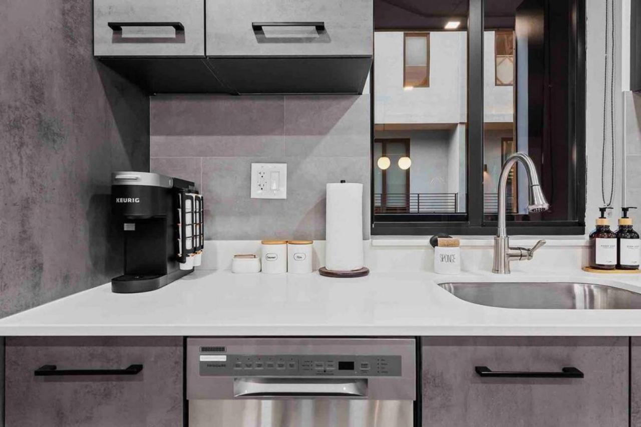 Pretty Rola 204 Upscale Spacious 1B1B Apt W King Bed At Downtown Ft Lauderdale 포트 로더데일 외부 사진